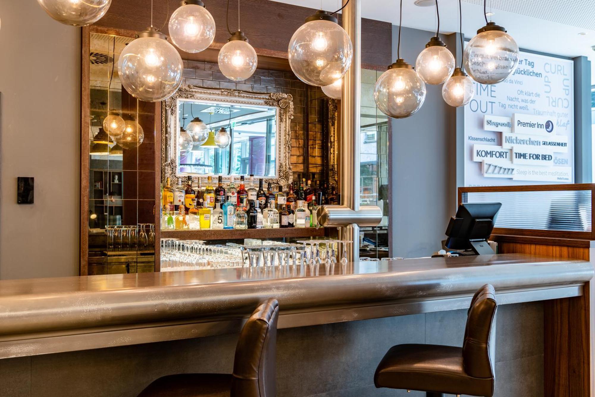 Premier Inn Hamburg City Millerntor Экстерьер фото