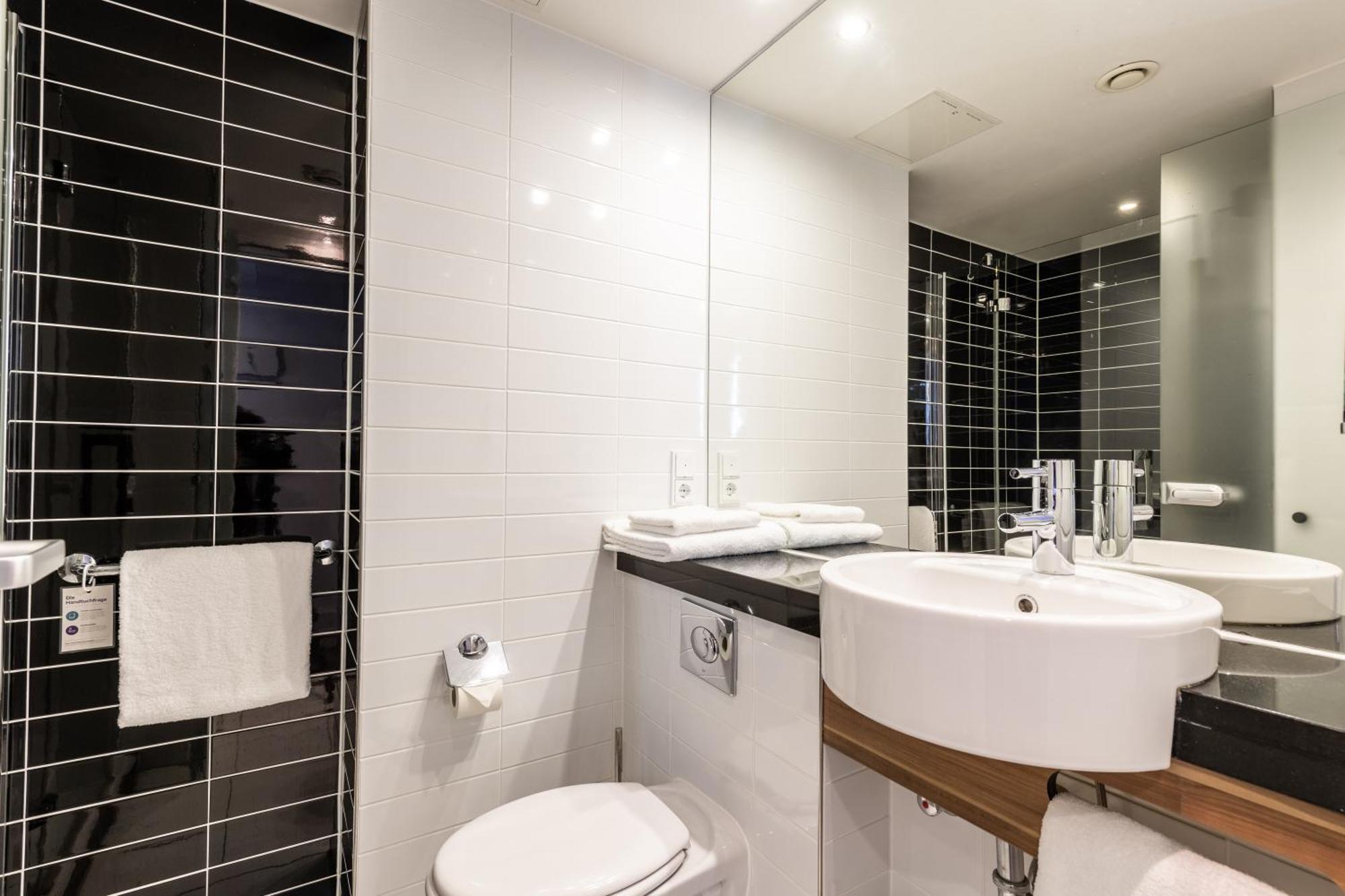Premier Inn Hamburg City Millerntor Экстерьер фото